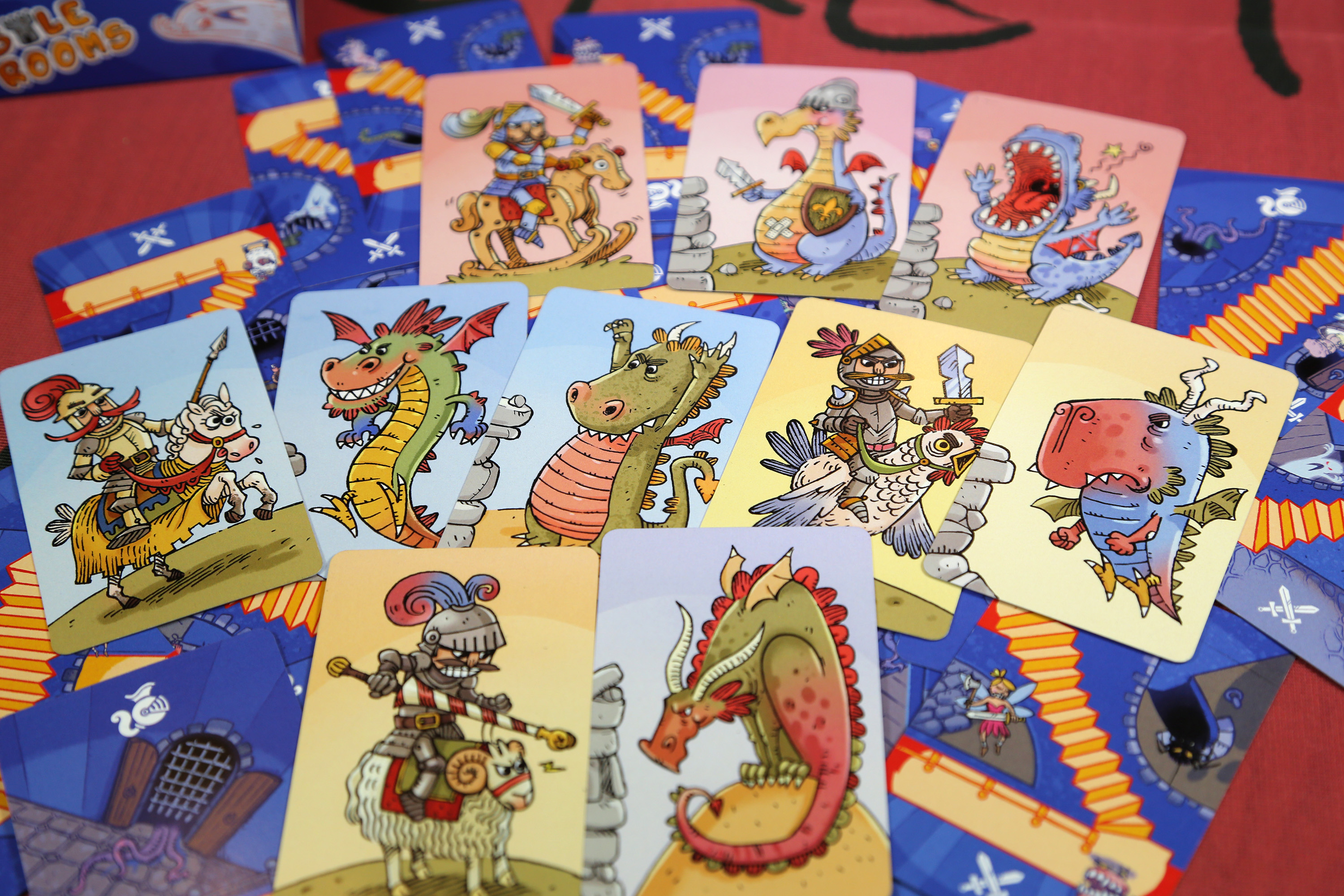 little-rocket-games-blue-collection-castle-rooms-jeu-cartes-ch-teau-2-4 image 4